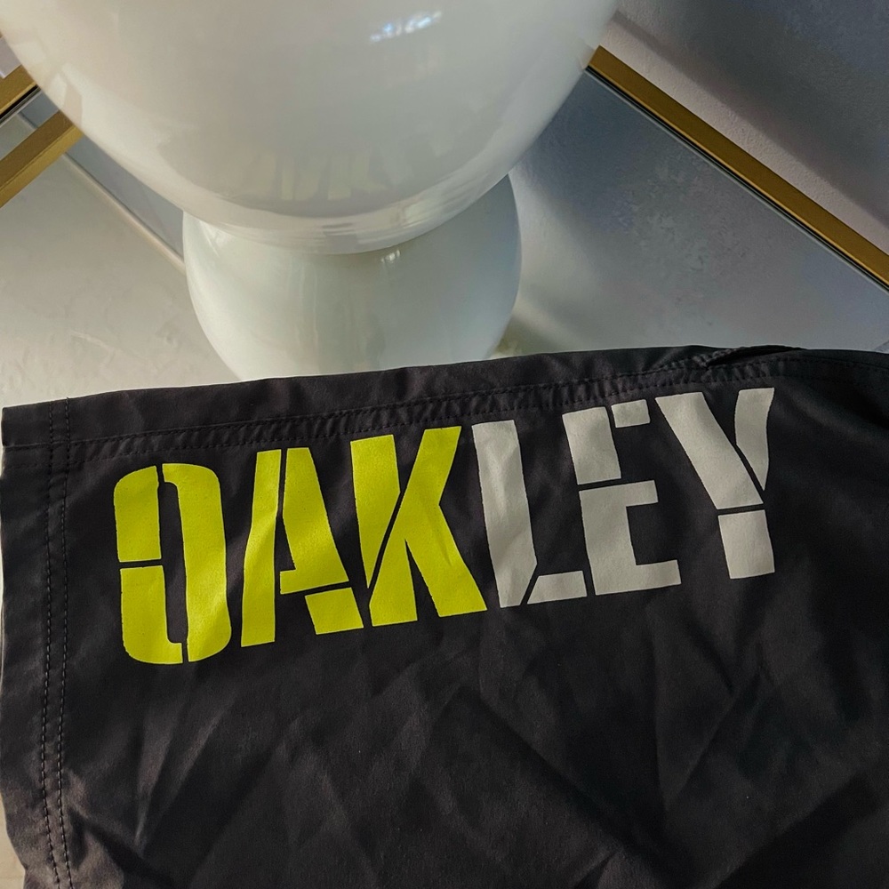 Oakley Board Shorts - Picture 3 of 3